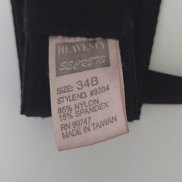 2 Gently worn padded BRAS SIZE 34B - Picture 12 of 13